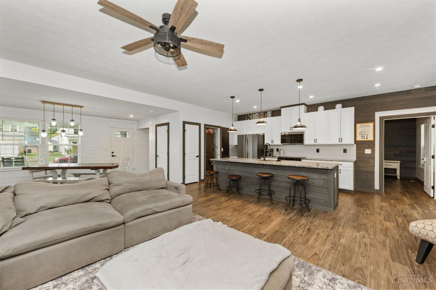 2320 Bridgewater Drive Property Photo 13