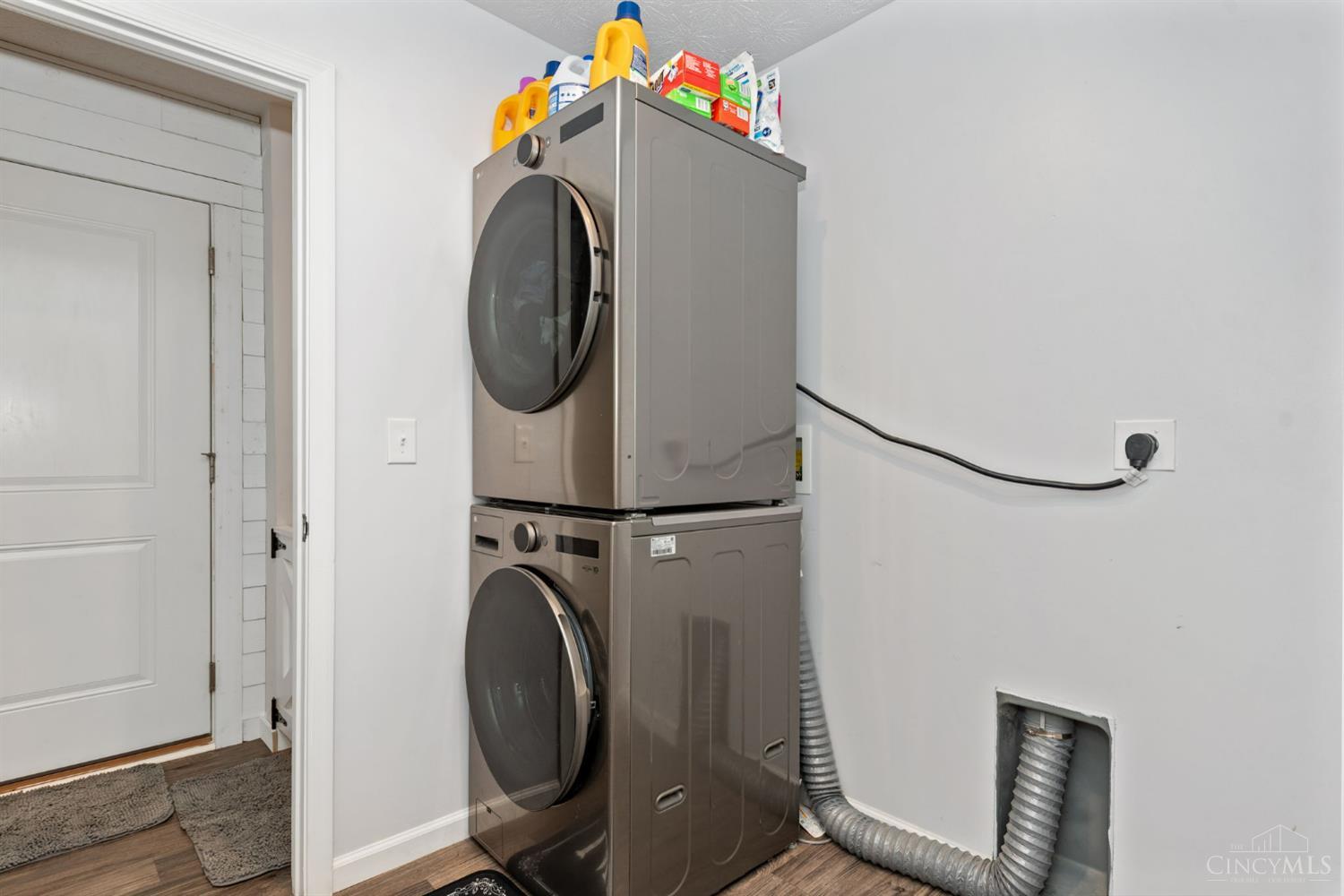 2320 Bridgewater Drive Property Photo 20