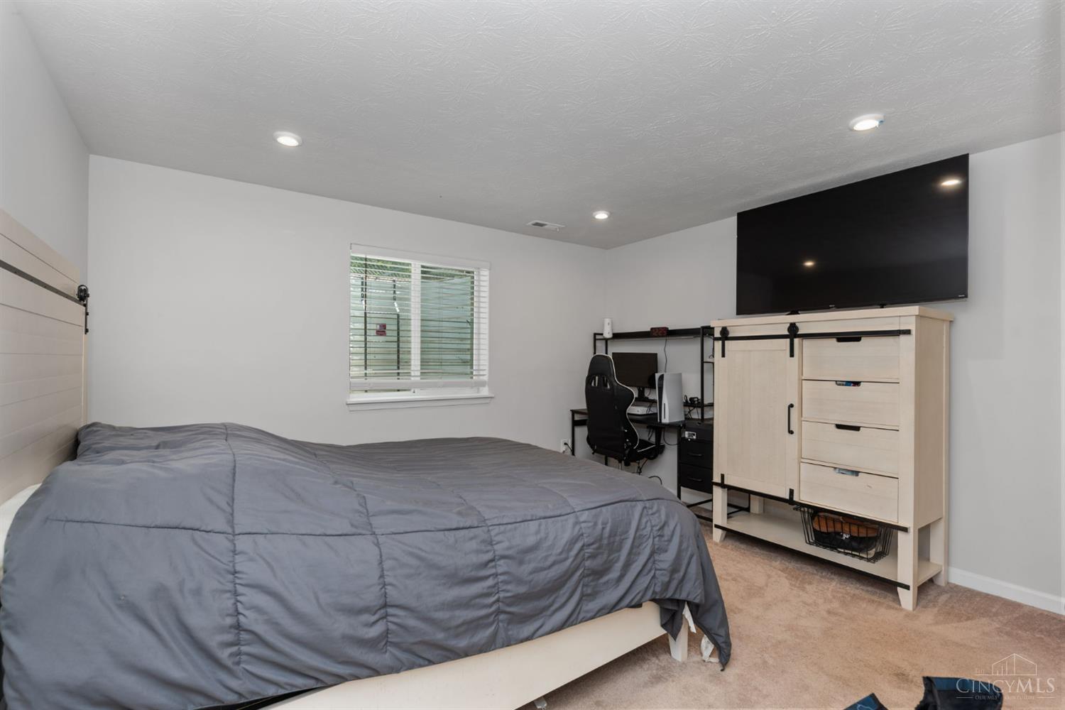 2320 Bridgewater Drive Property Photo 35
