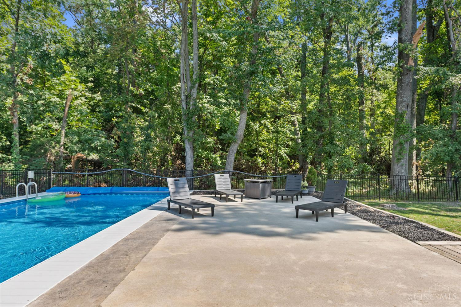 2320 Bridgewater Drive Property Photo 39