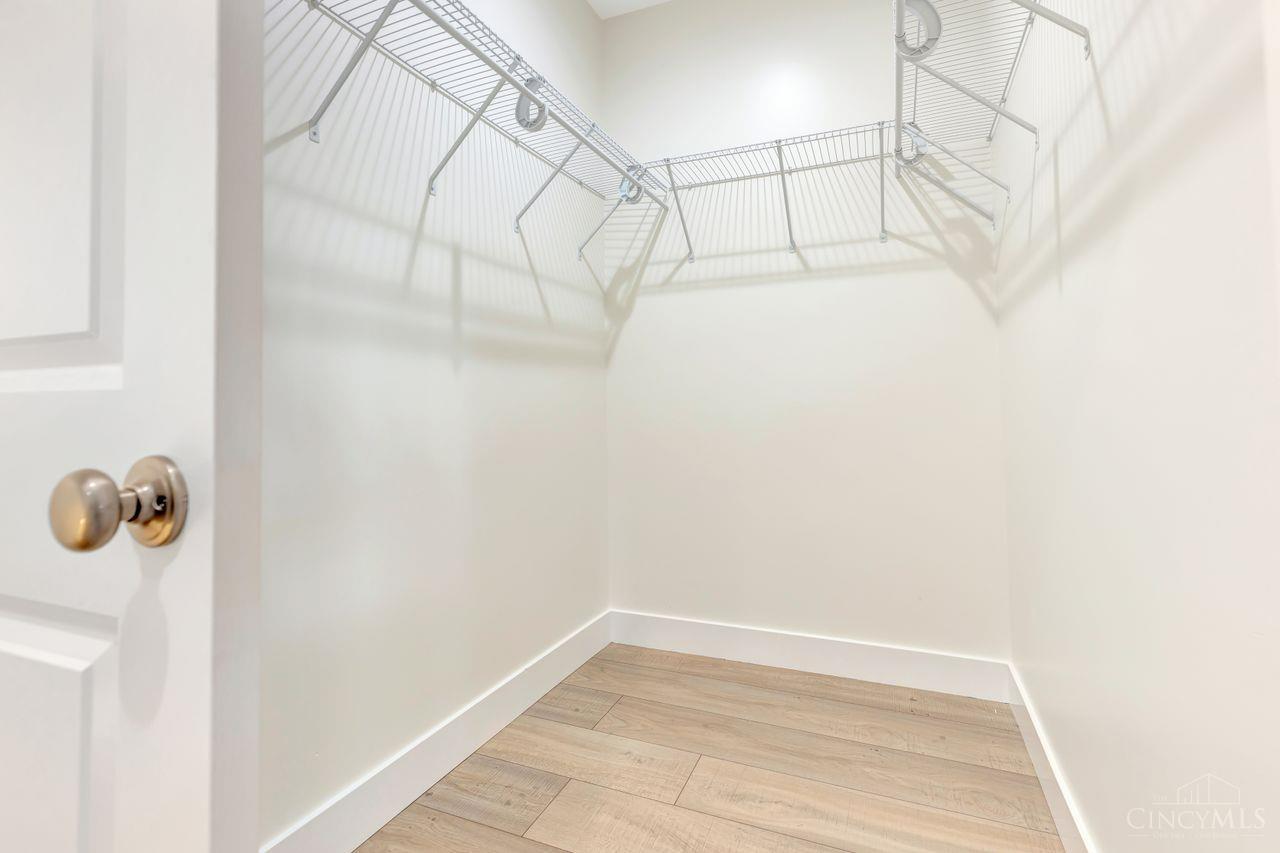 2114 Riverside Drive Property Photo 17