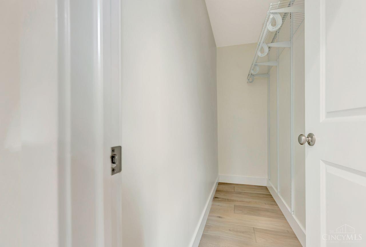 2114 Riverside Drive Property Photo 19