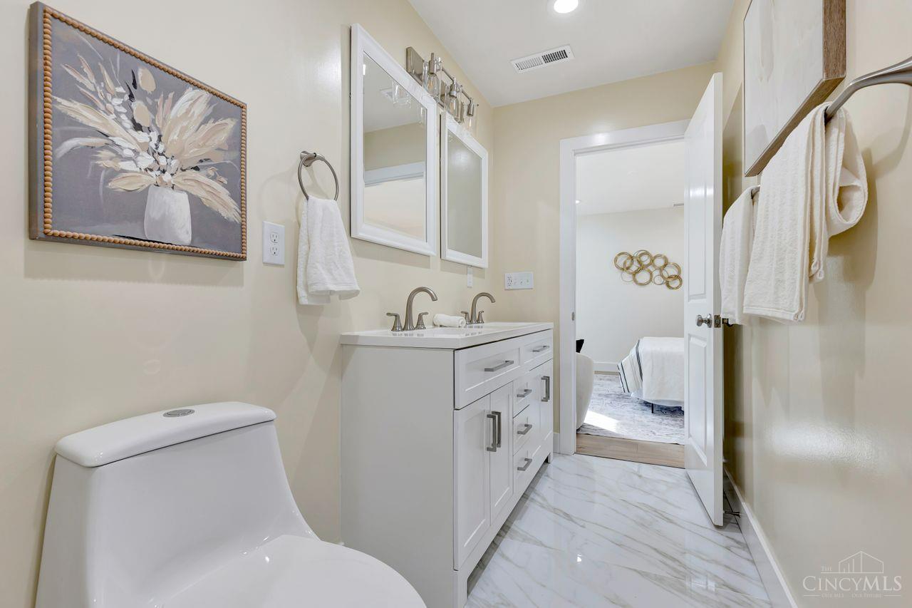 2114 Riverside Drive Property Photo 28