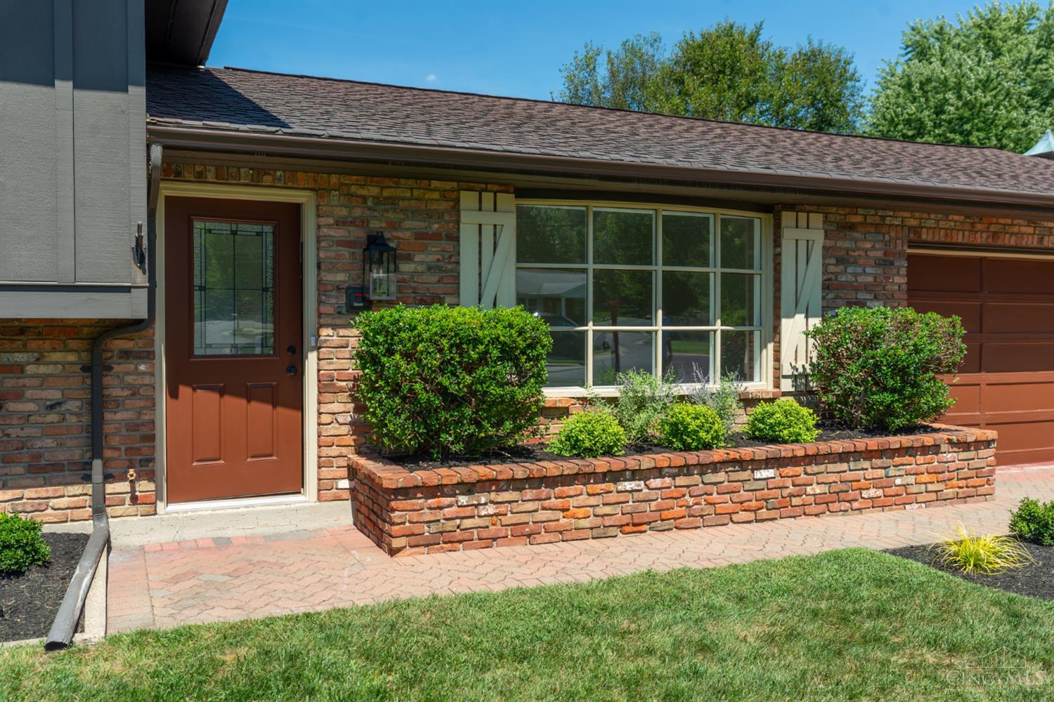 5330 Sherry Lane Property Photo 4