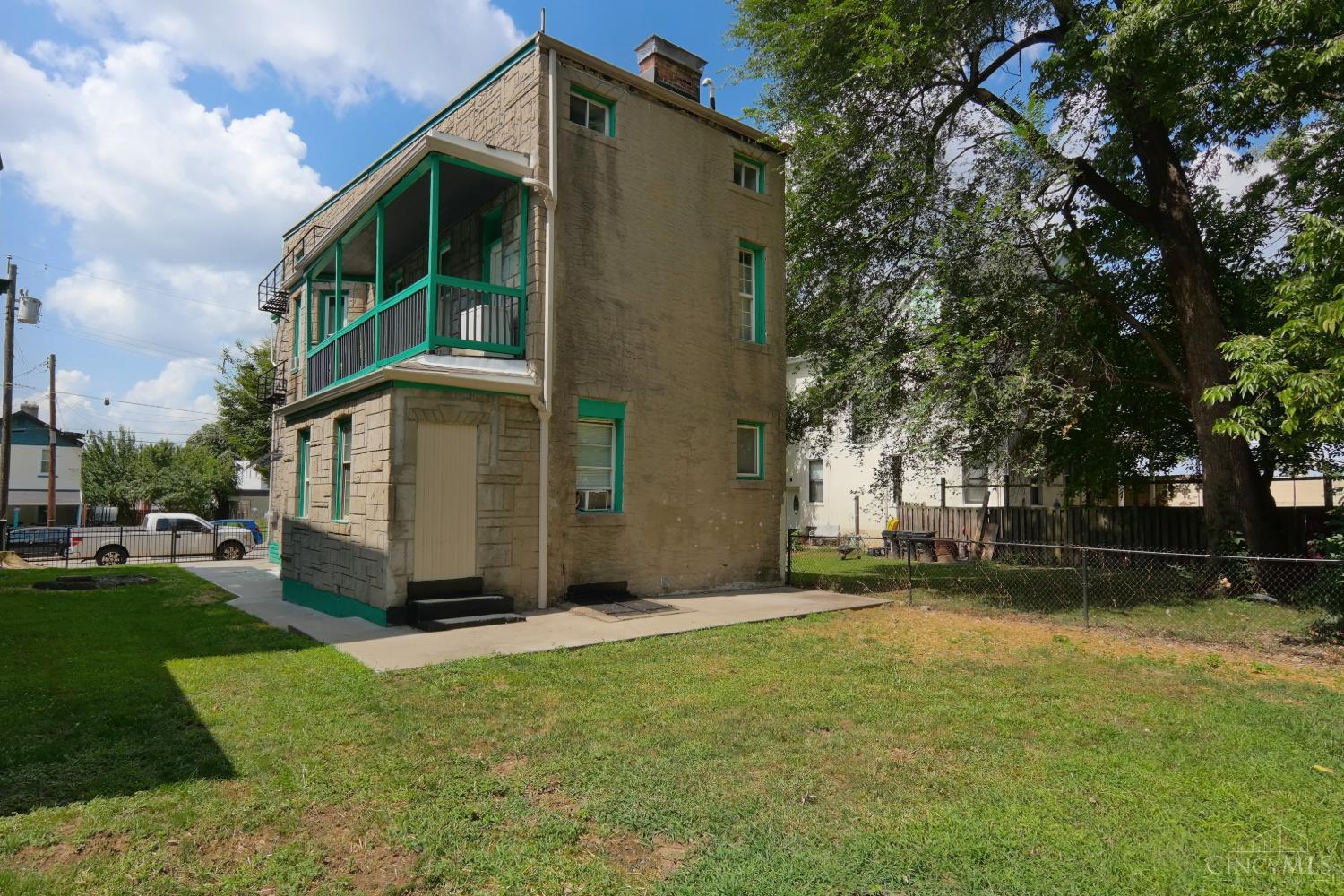 2968 Sidney Avenue Property Photo 2