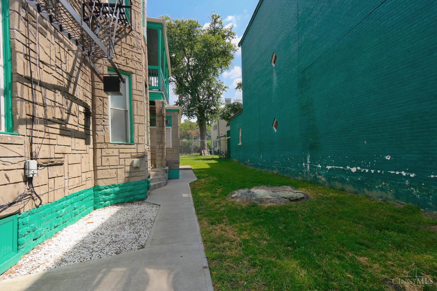2968 Sidney Avenue Property Photo 4