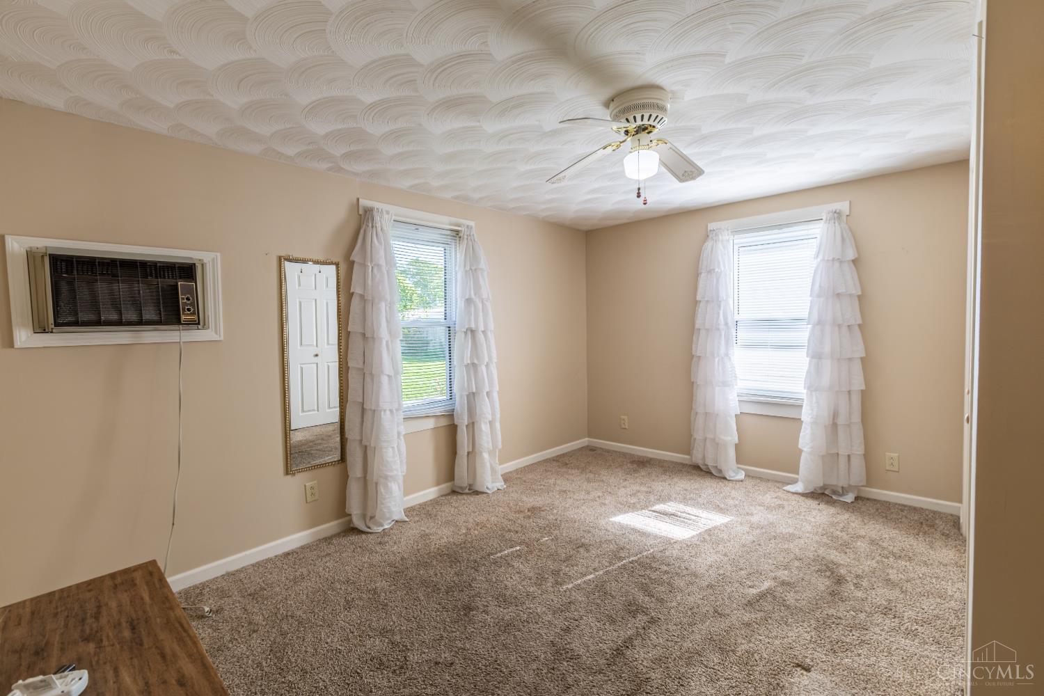 140 Elm Street Property Photo 31