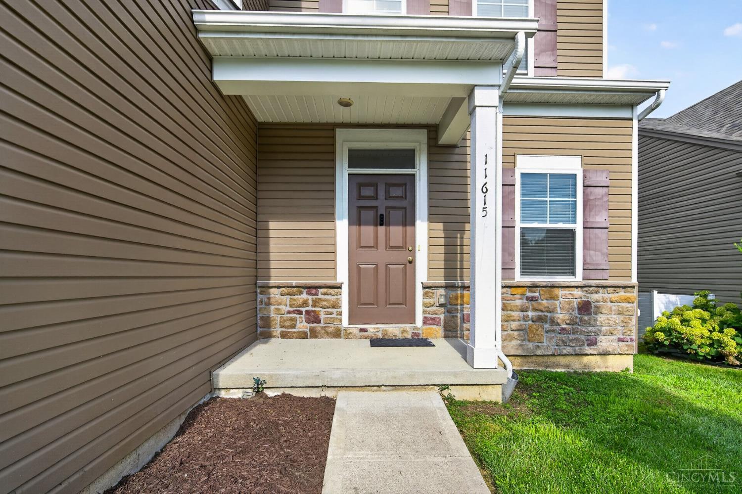 11615 Maxey Lane Property Photo 3