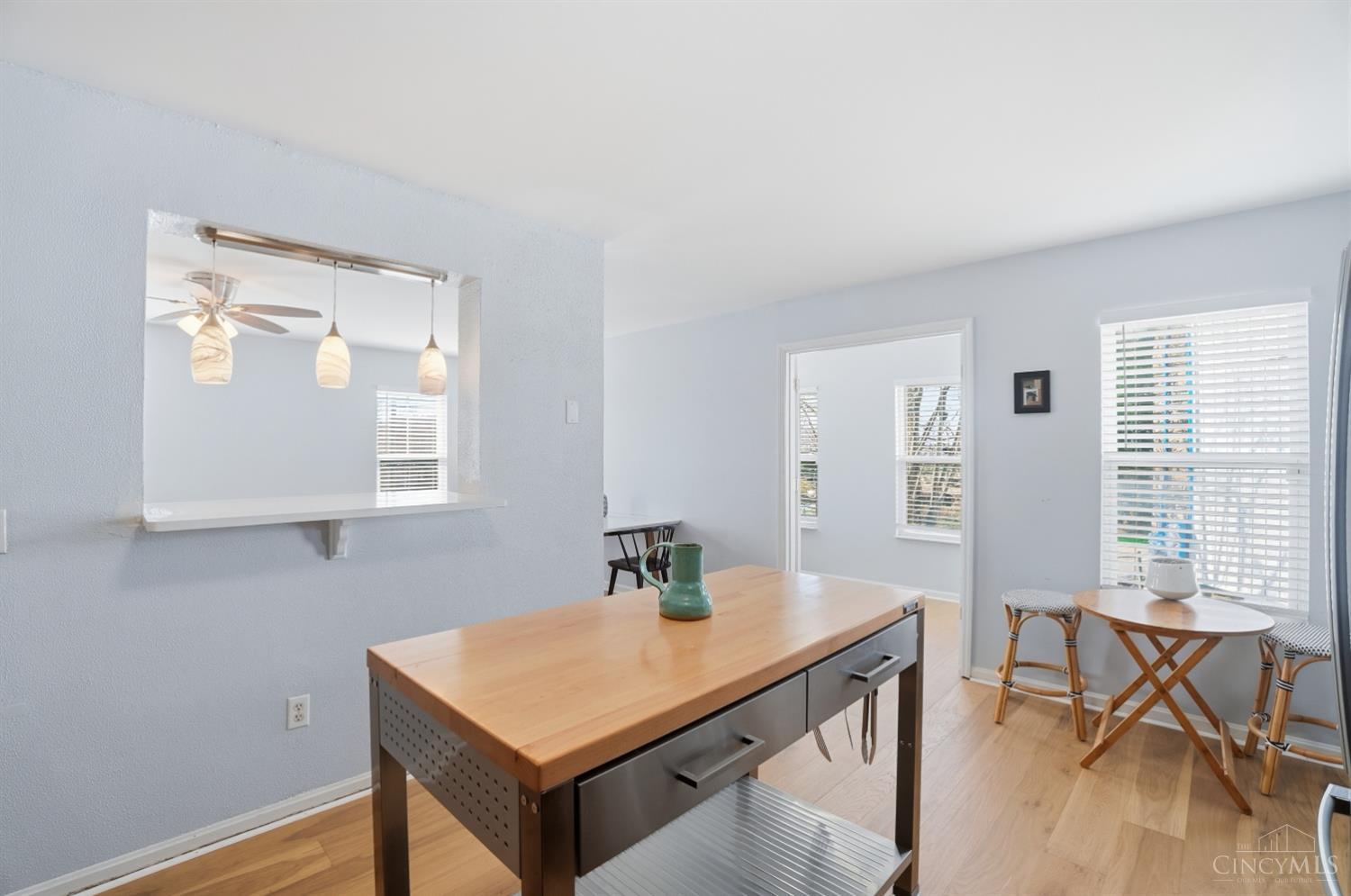2580 Riverside Drive Property Photo 17