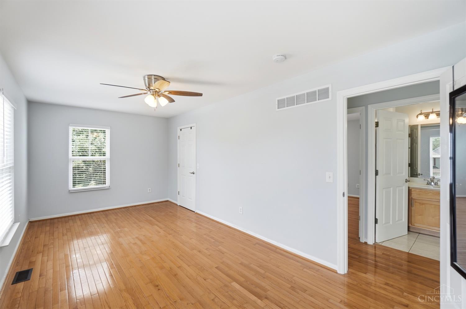 2580 Riverside Drive Property Photo 25