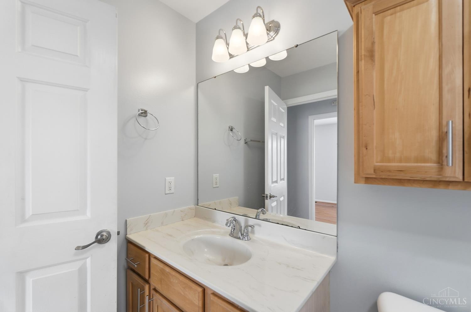 2580 Riverside Drive Property Photo 27