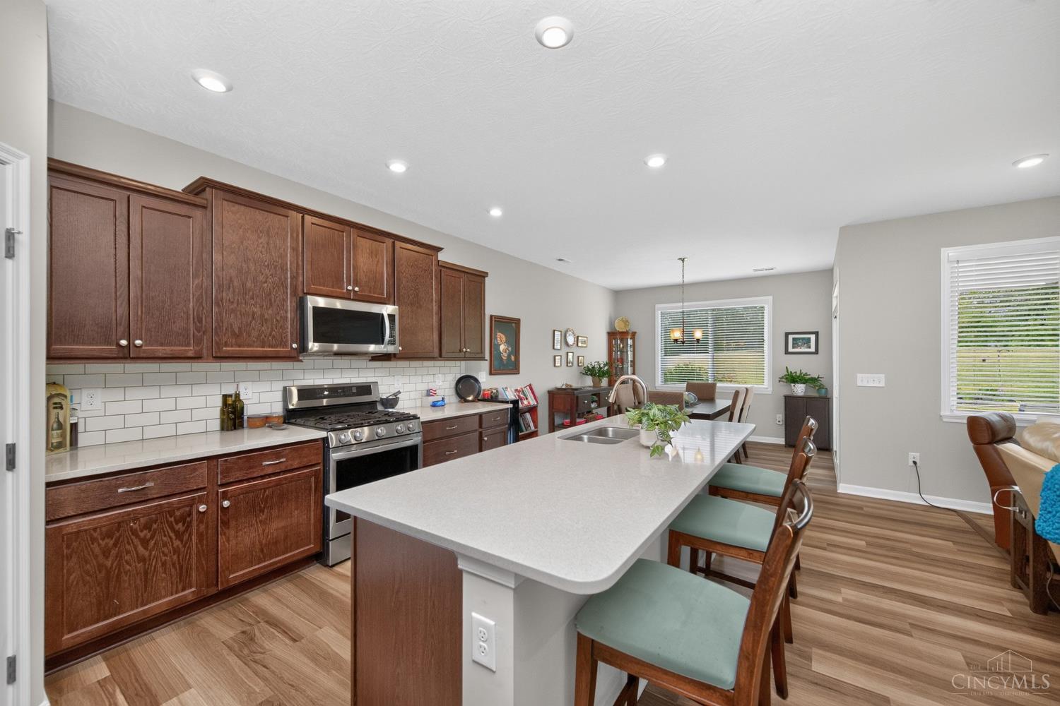 3781 Fairmount Circle Property Photo 6