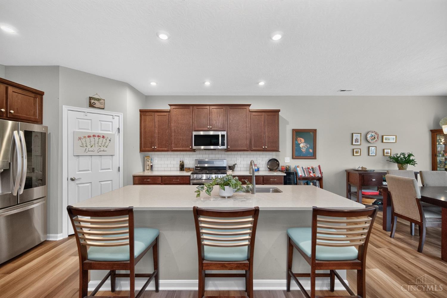 3781 Fairmount Circle Property Photo 7