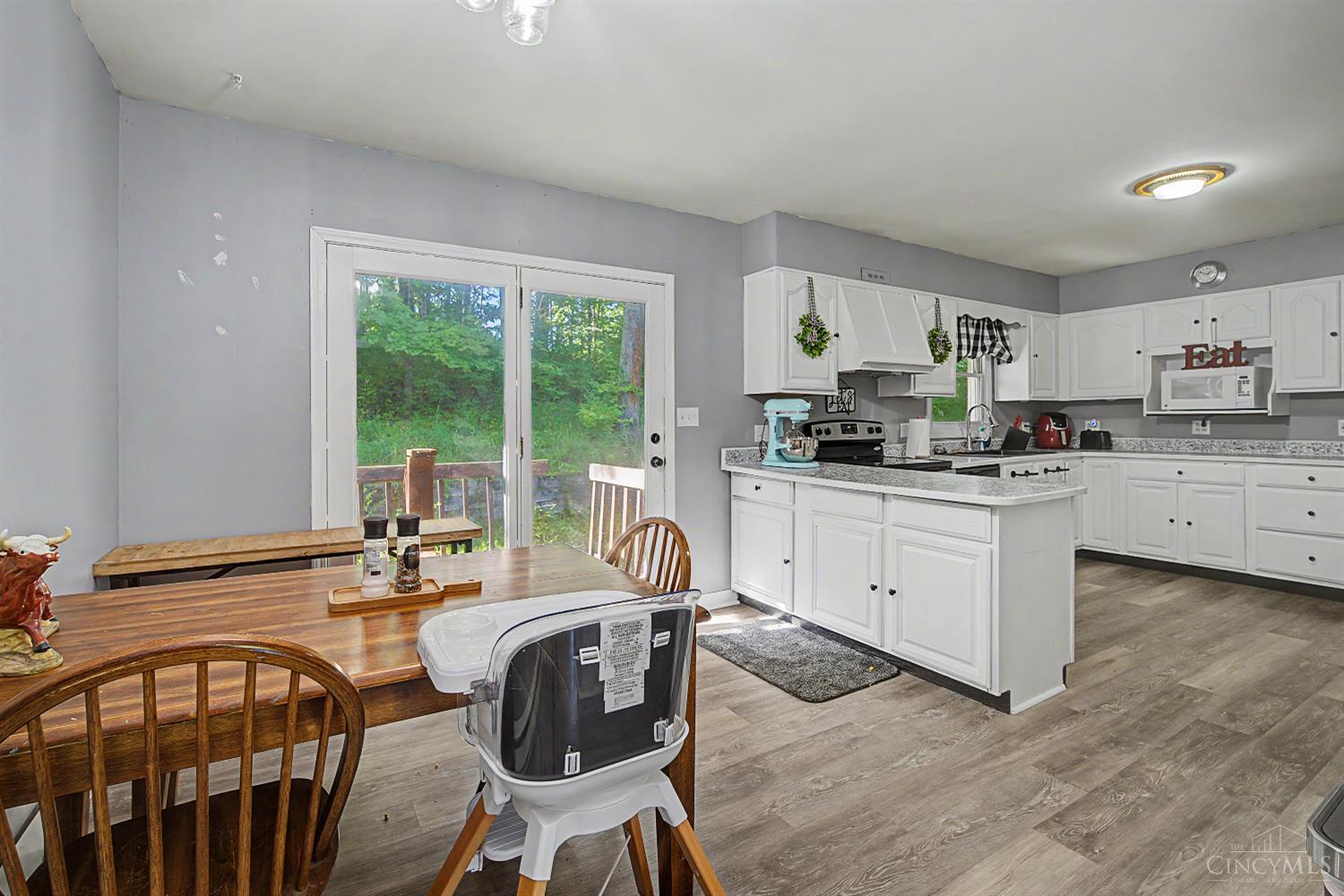 3357 Number Nine Road Property Photo 8
