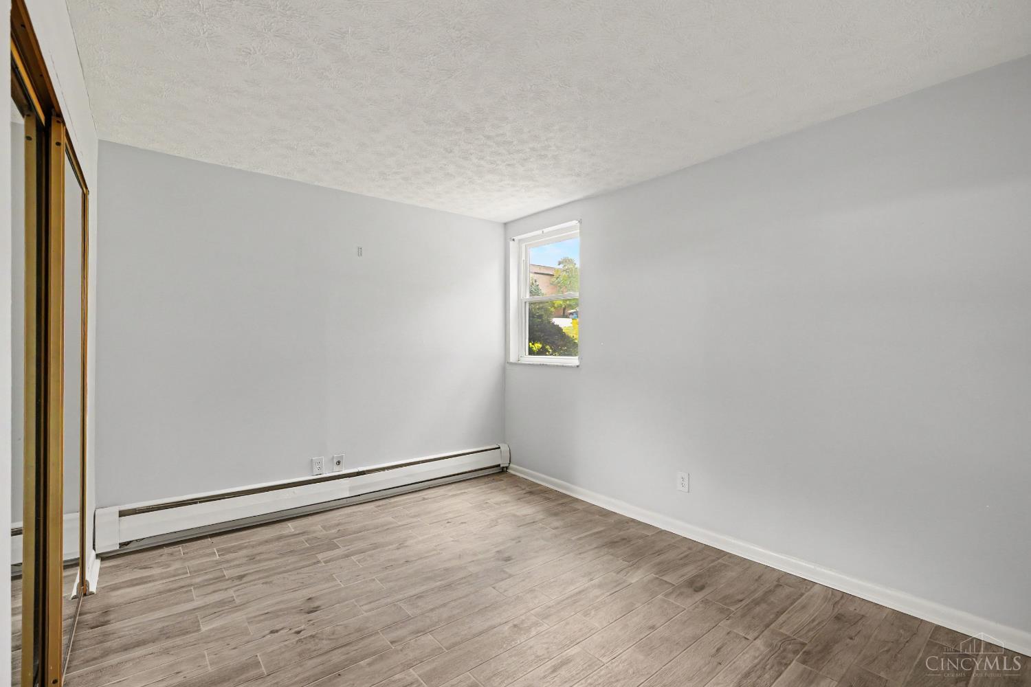 4906 Chalet Drive Property Photo 7