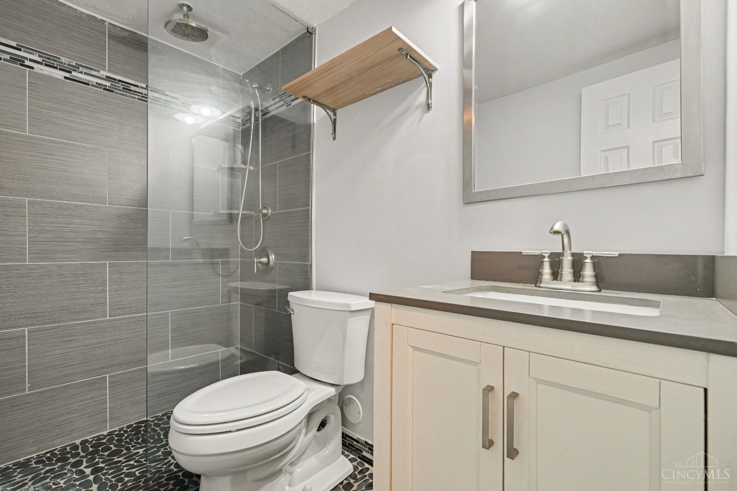 4906 Chalet Drive Property Photo 13