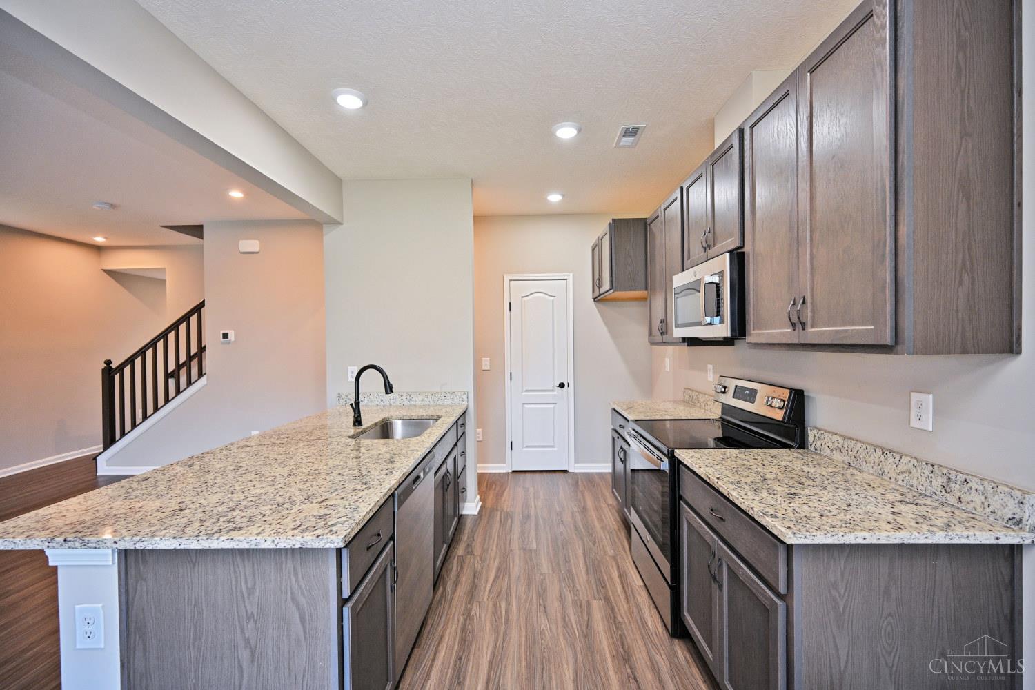 1538 Summerview Lane Property Photo 16