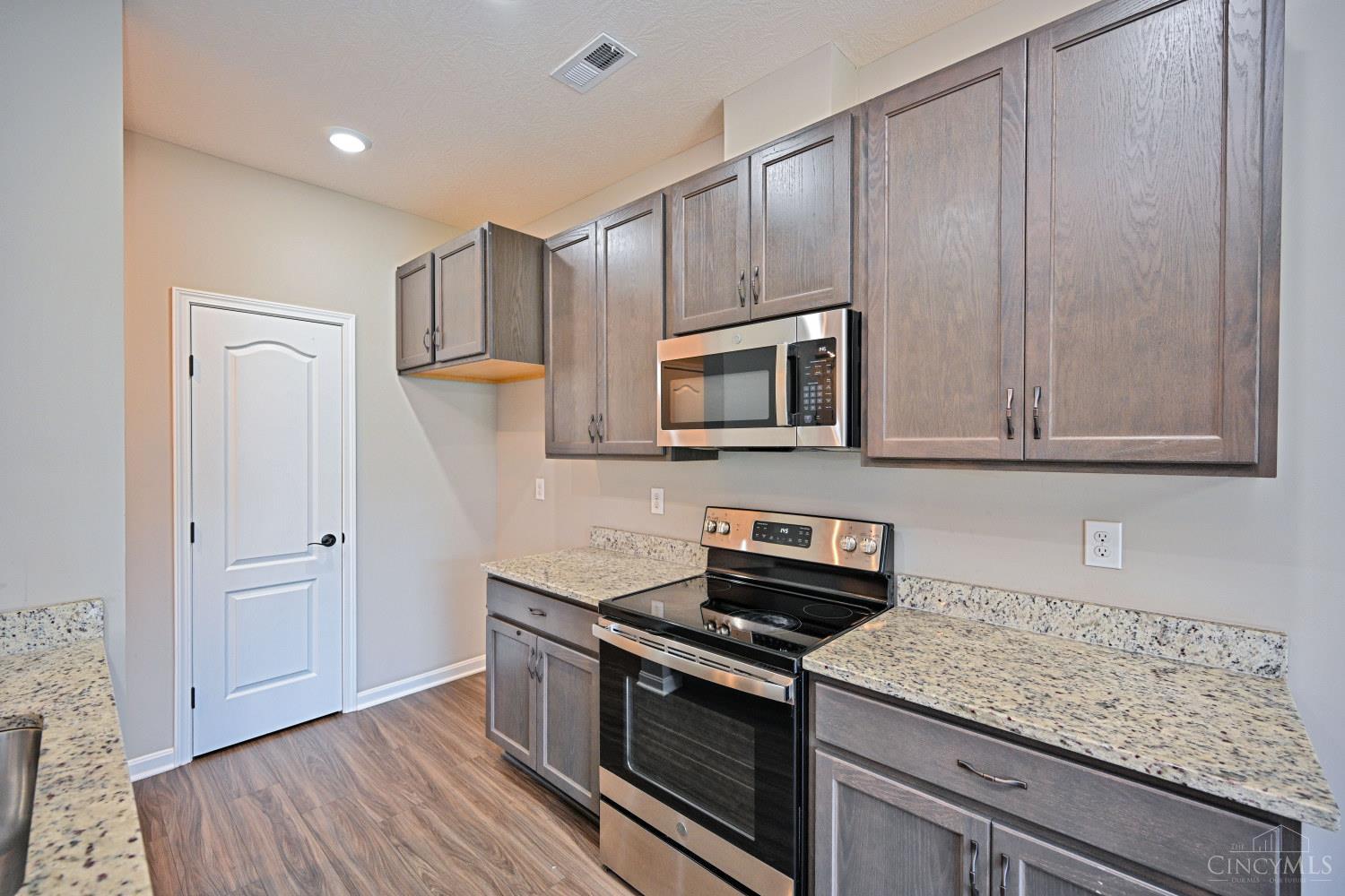 1538 Summerview Lane Property Photo 18