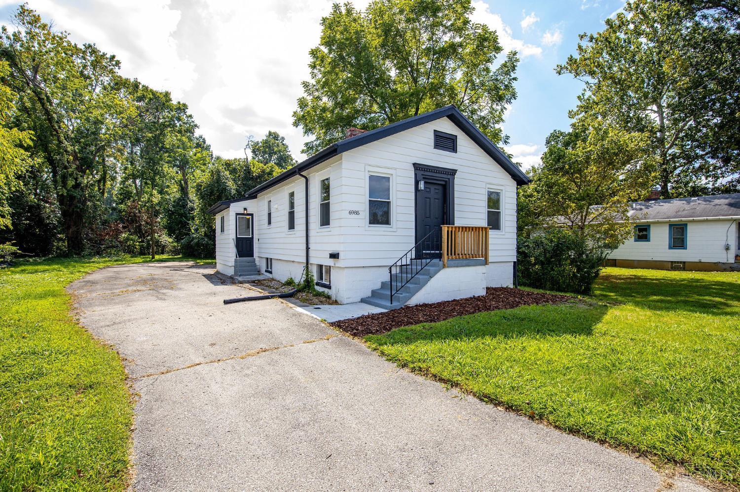 6985 Beechmont Avenue Property Photo 1