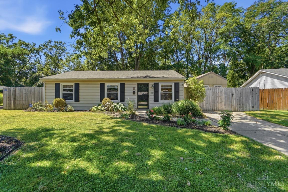 947 Stratford Place Property Photo 1