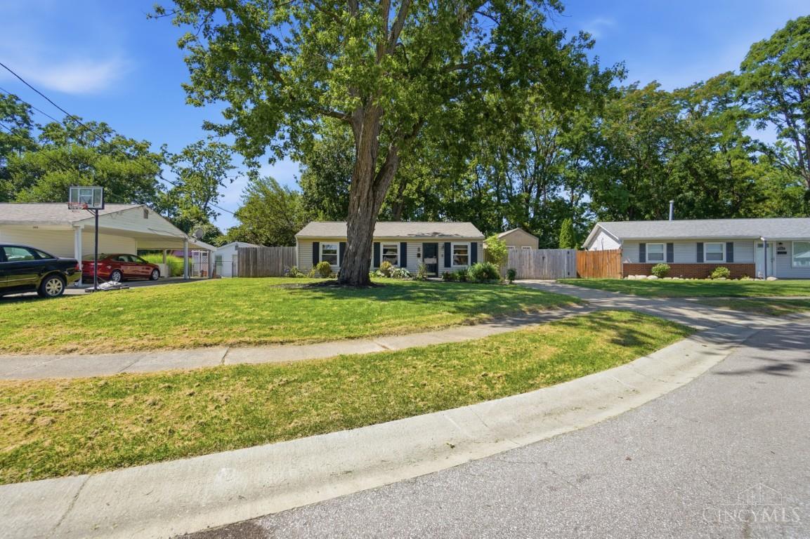 947 Stratford Place Property Photo 2