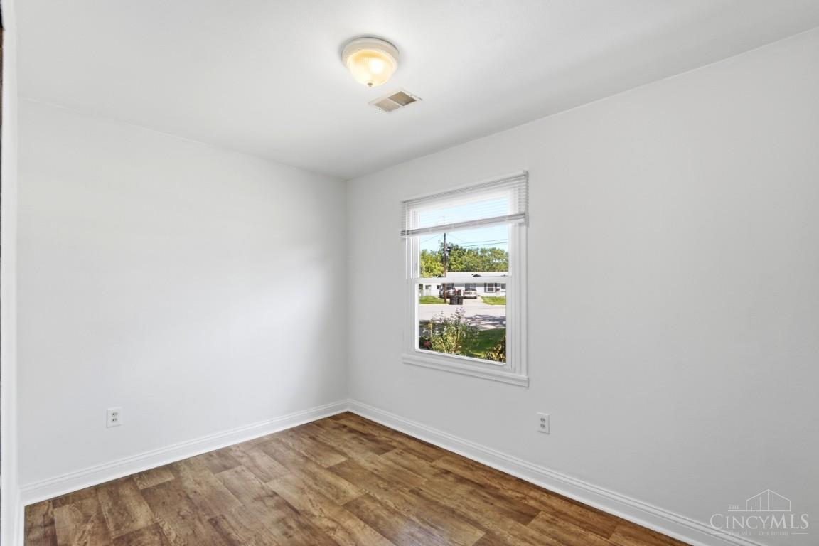 947 Stratford Place Property Photo 18
