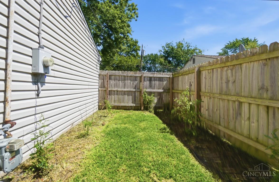 947 Stratford Place Property Photo 25