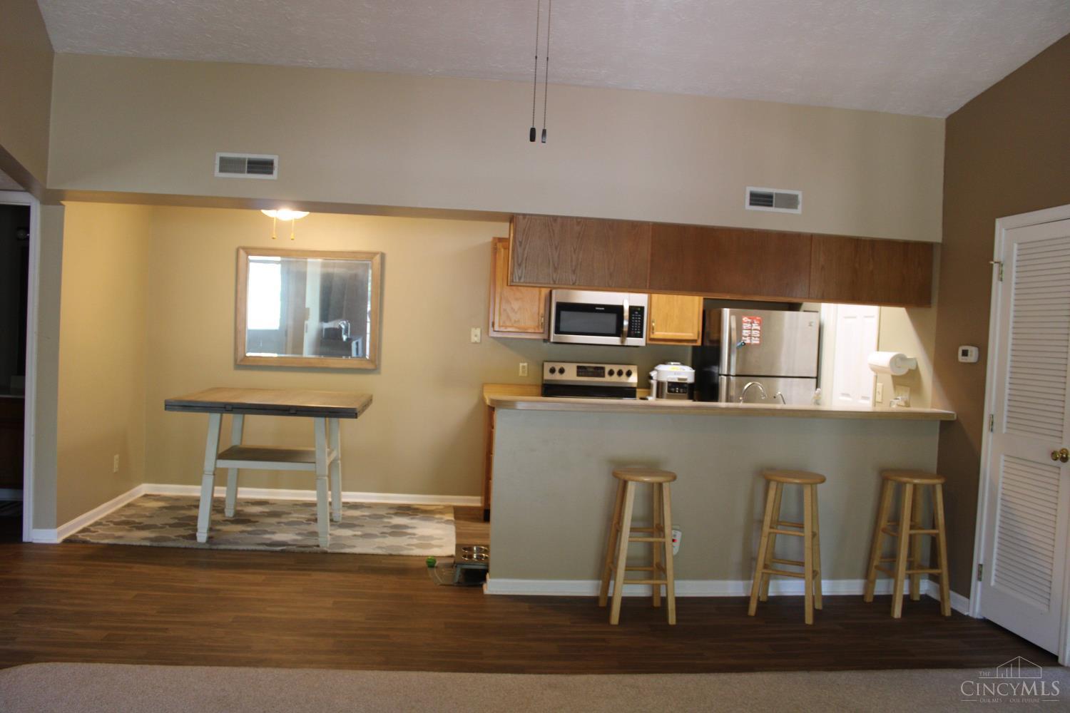 5757 Cheviot Road Property Photo 5