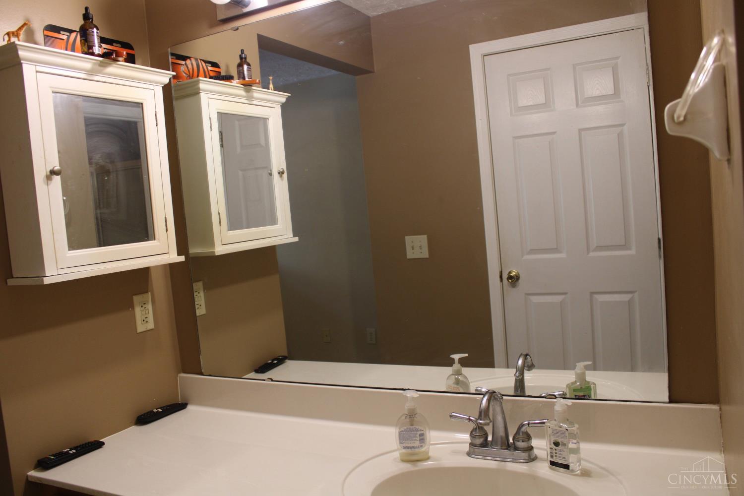 5757 Cheviot Road Property Photo 9