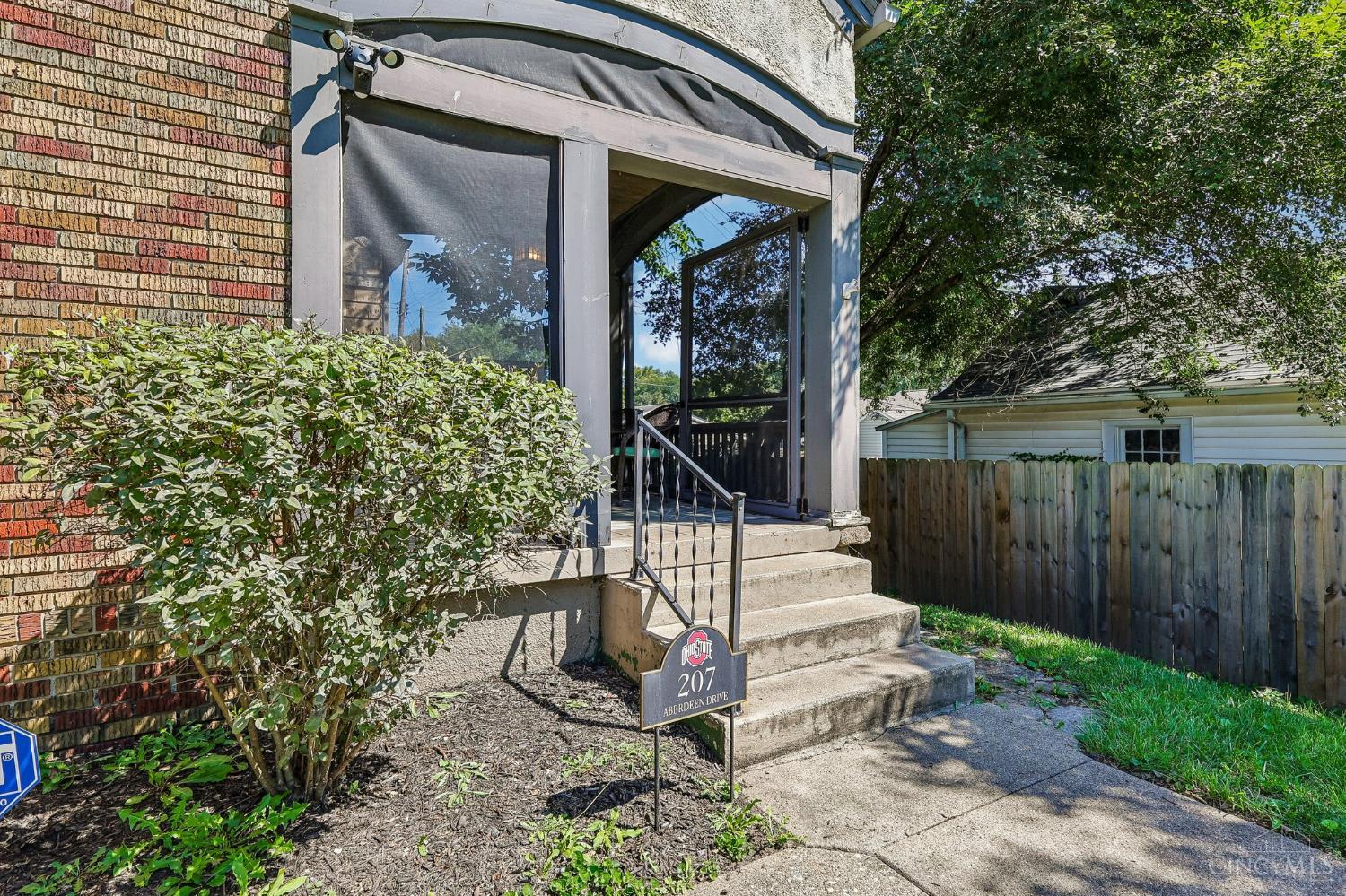 207 Aberdeen Drive Property Photo 4