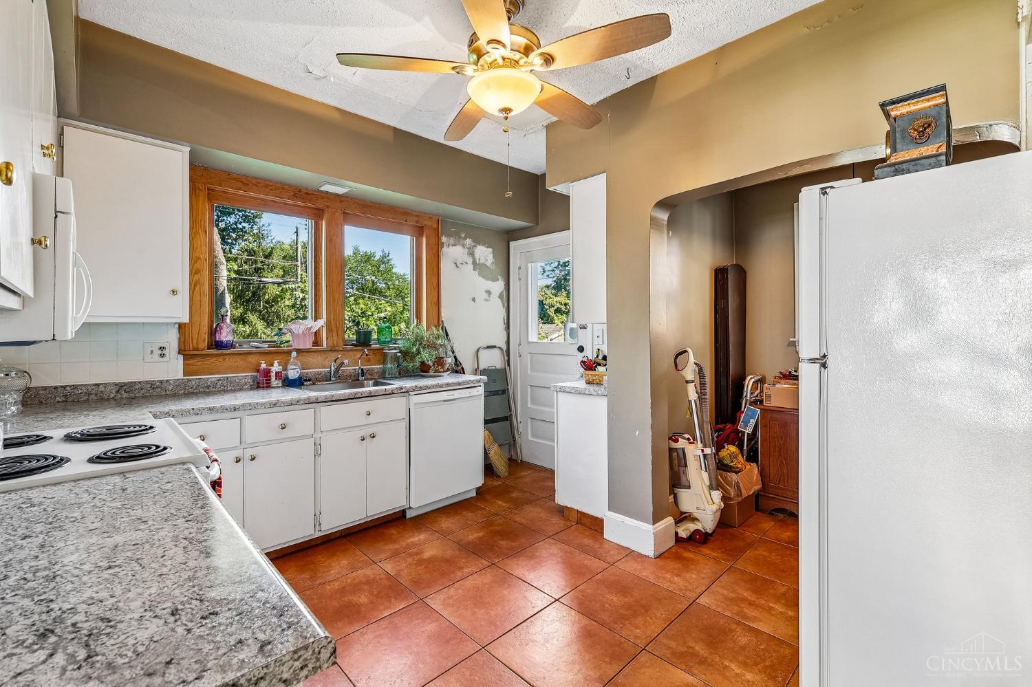 207 Aberdeen Drive Property Photo 16