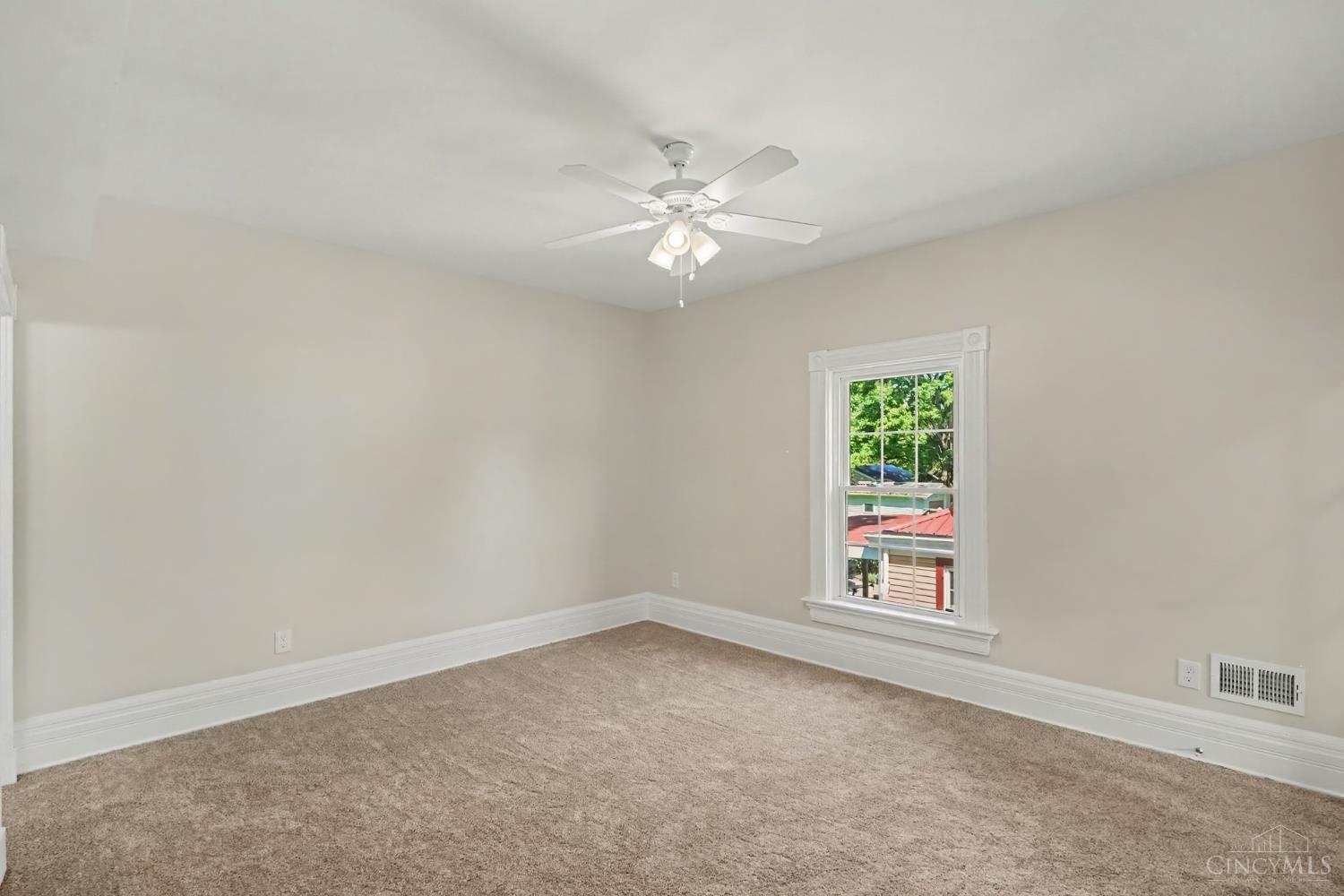 5809 Lathrop Place Property Photo 11