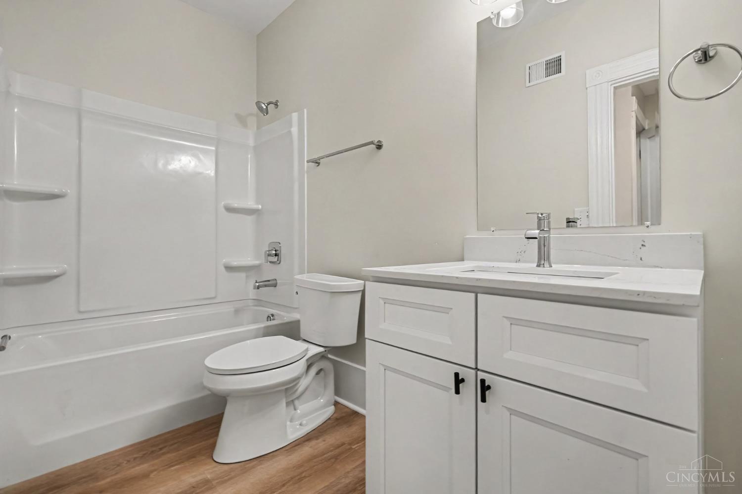 5809 Lathrop Place Property Photo 18