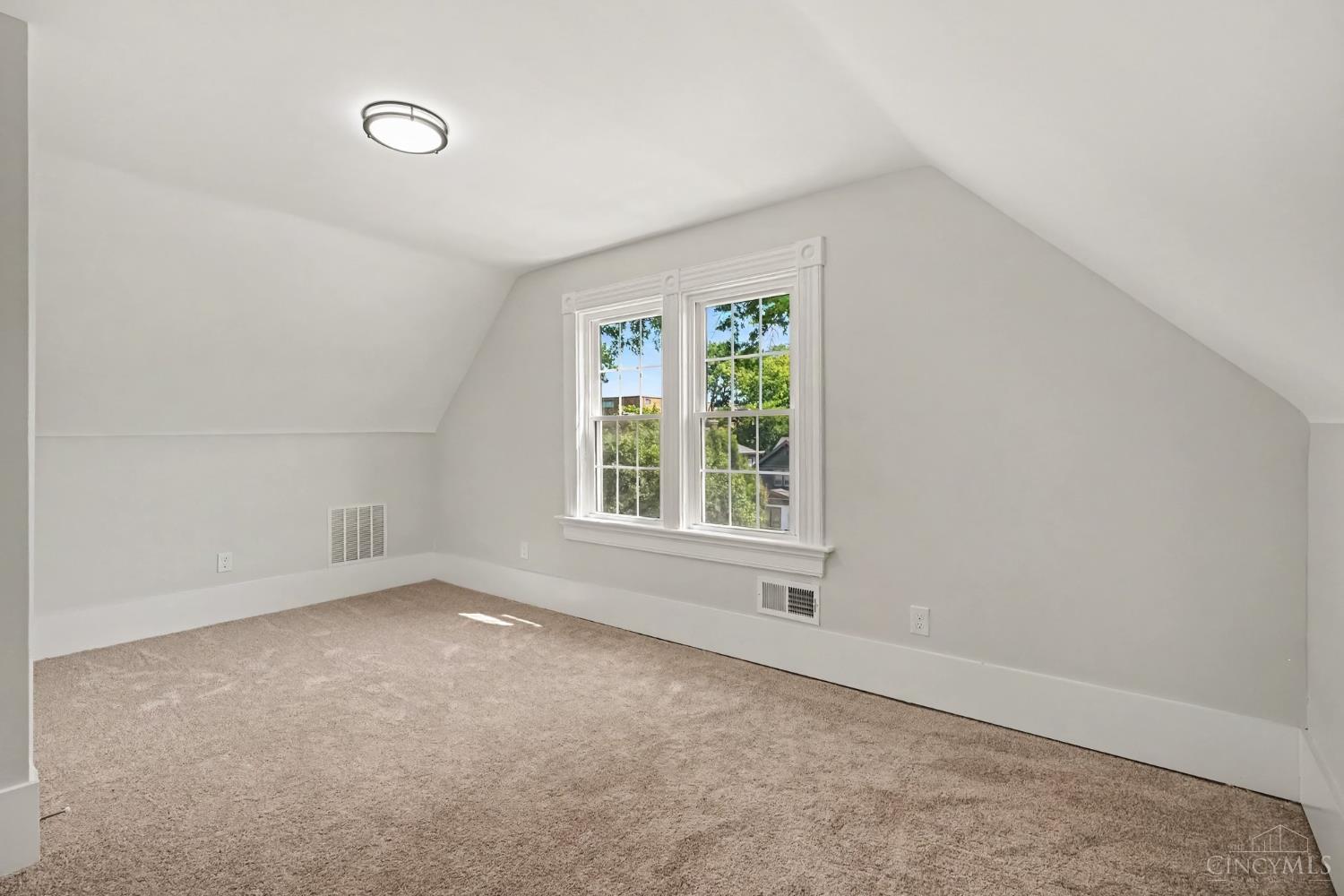 5809 Lathrop Place Property Photo 19