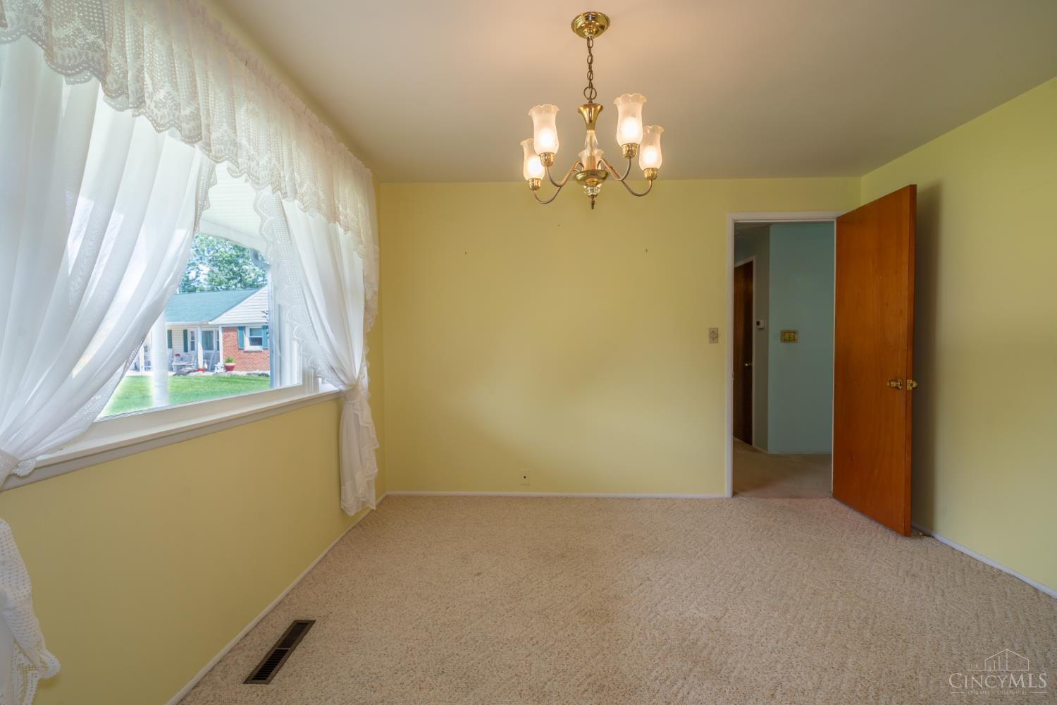 231 Prague Court Property Photo 14