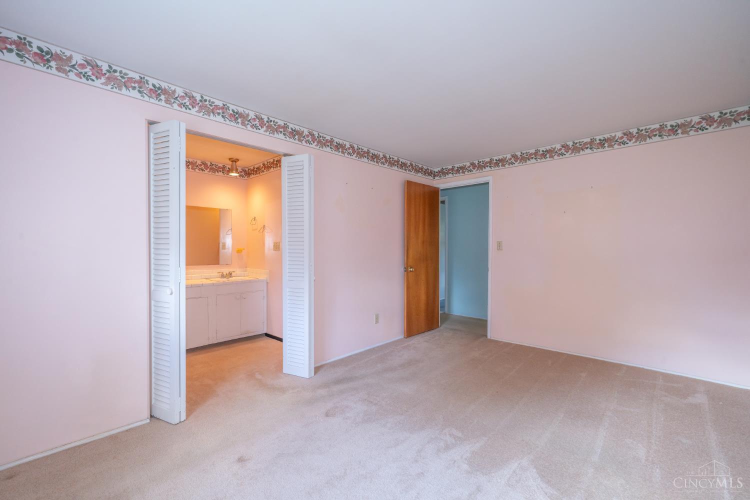 231 Prague Court Property Photo 17