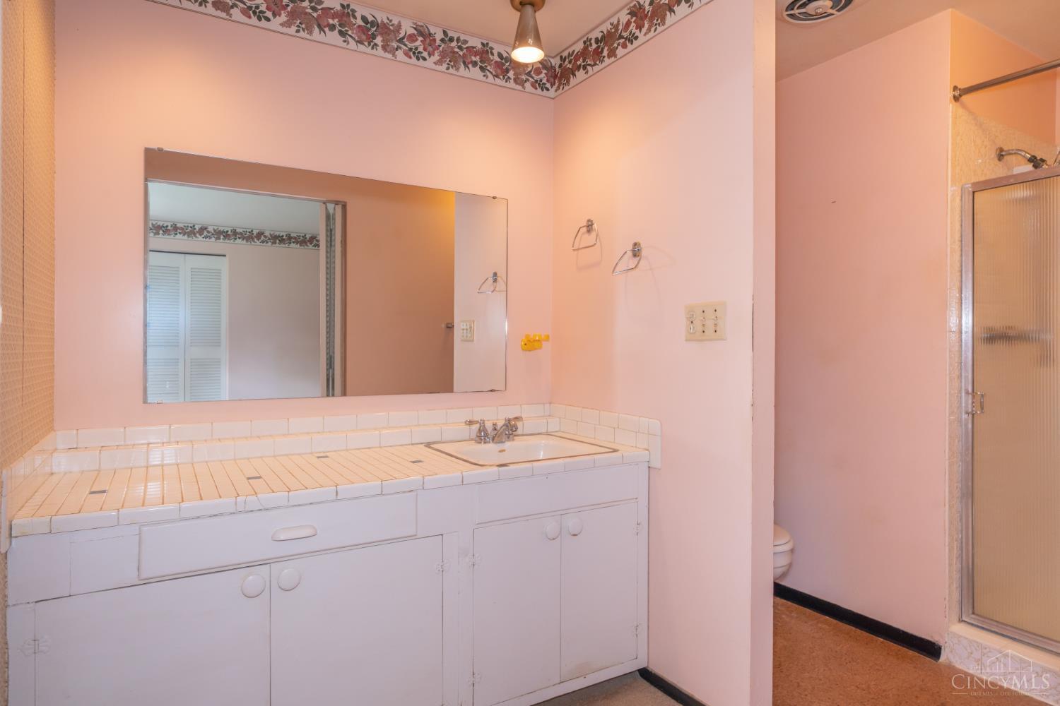231 Prague Court Property Photo 18
