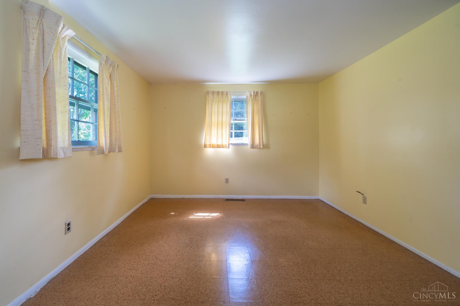 231 Prague Court Property Photo 22