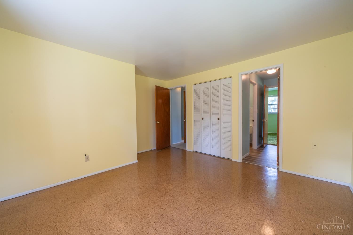 231 Prague Court Property Photo 23