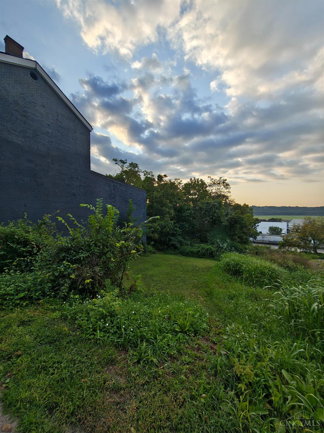 4323 Eastern Avenue Property Photo 3