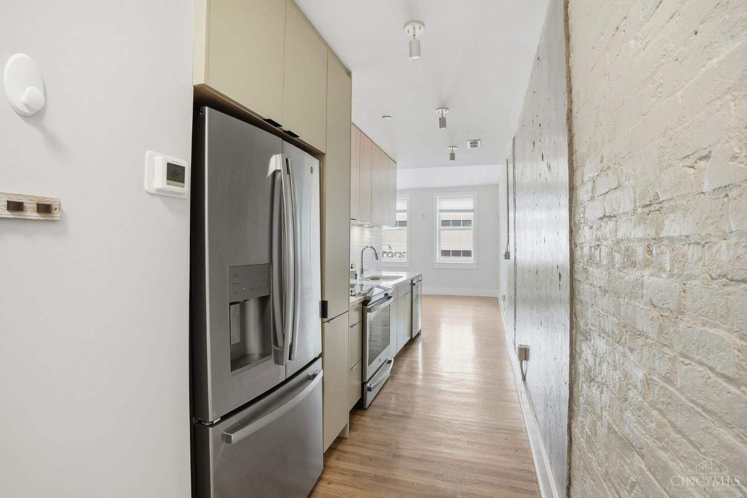 E 11 Court Street Property Photo 4