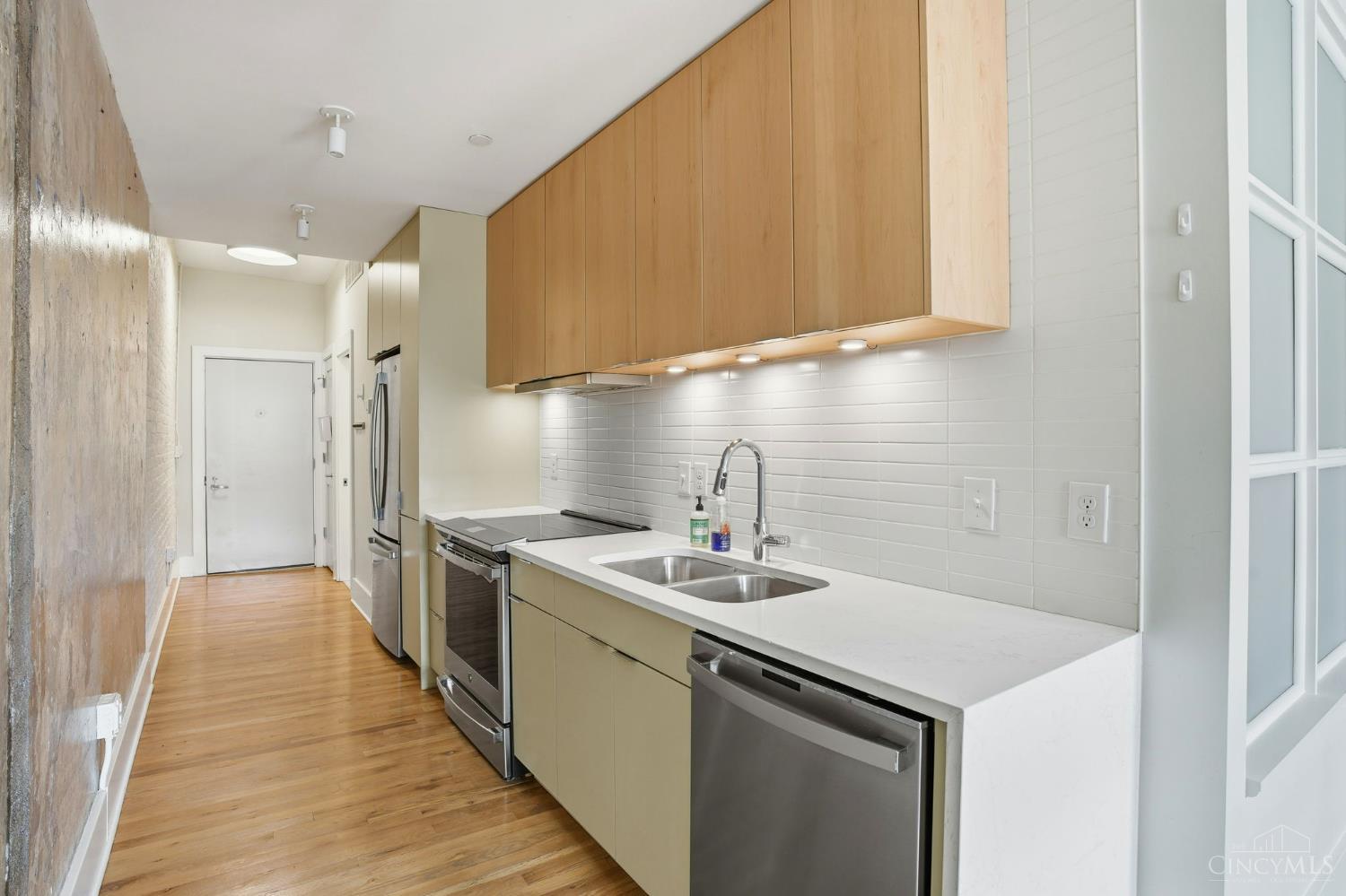E 11 Court Street Property Photo 6