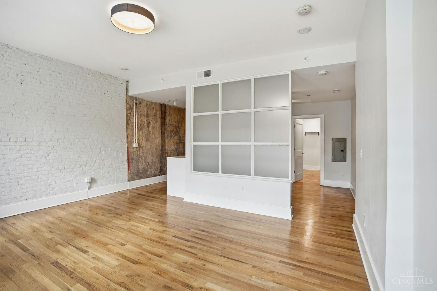 E 11 Court Street Property Photo 7