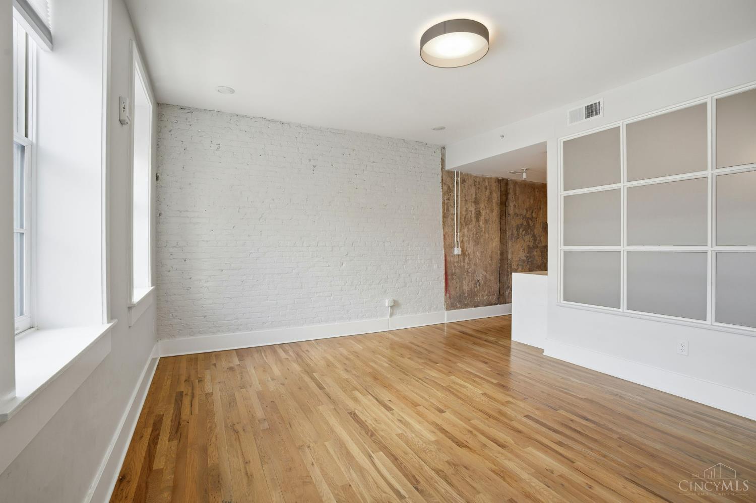 E 11 Court Street Property Photo 9