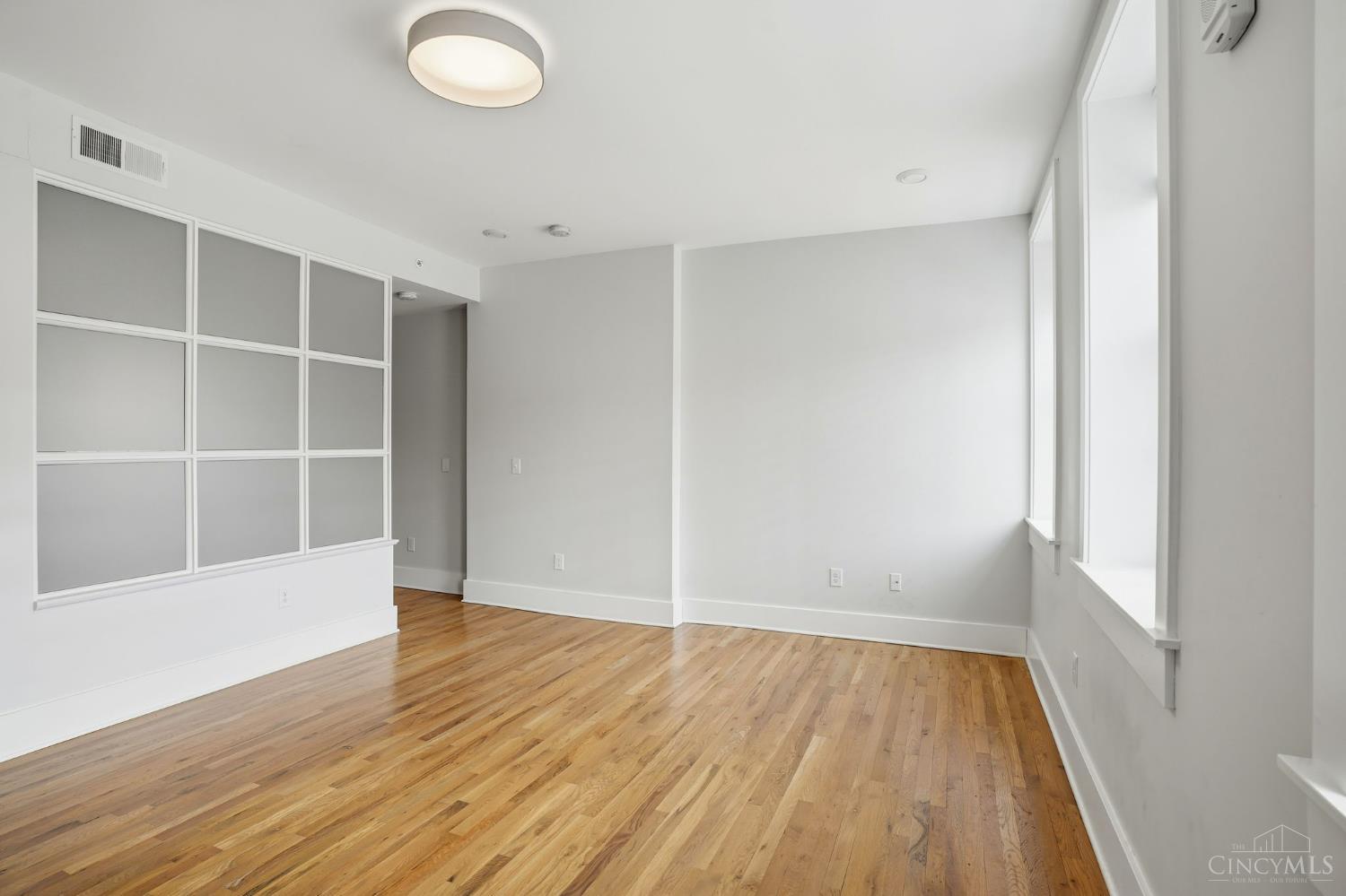 E 11 Court Street Property Photo 10