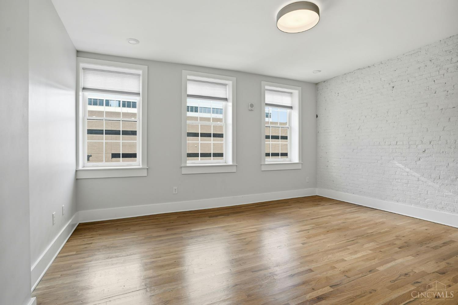 E 11 Court Street Property Photo 16