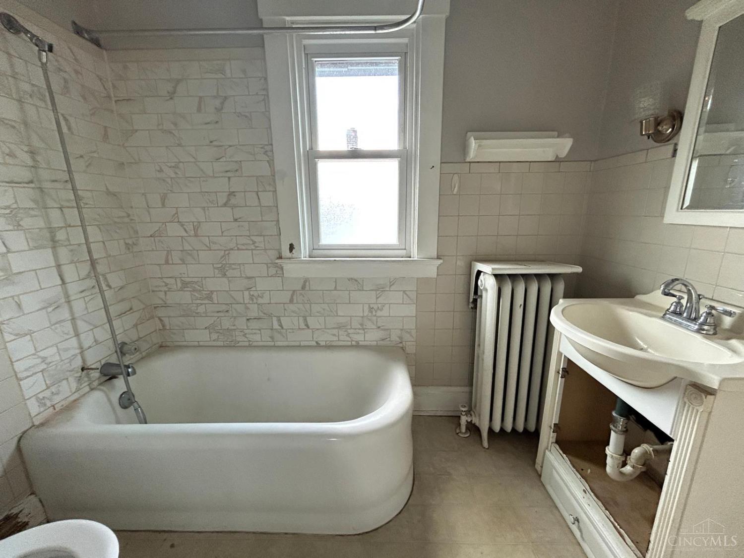 3958 Washington Avenue Property Photo 6