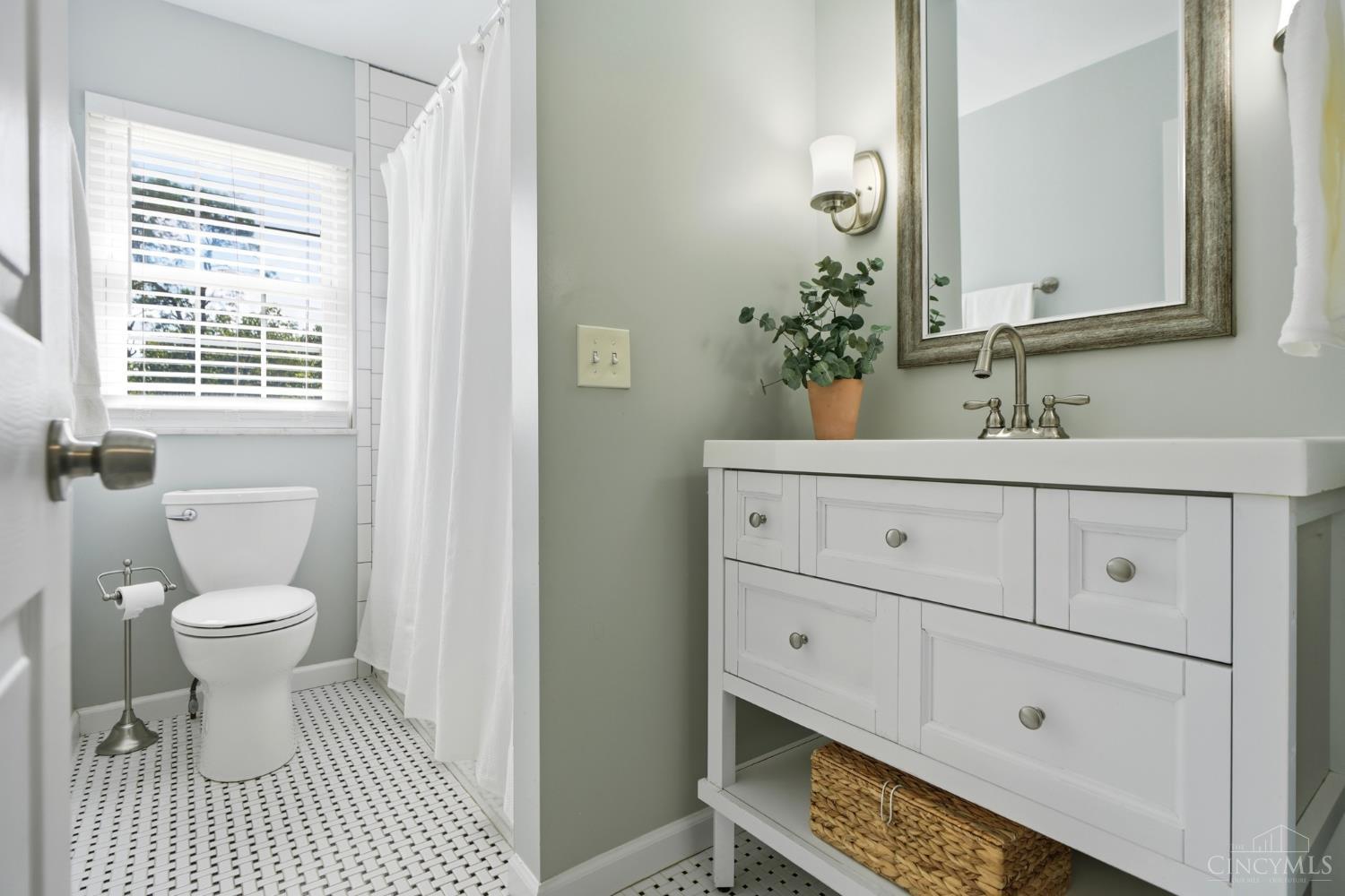 8163 Capitol Drive Property Photo 25