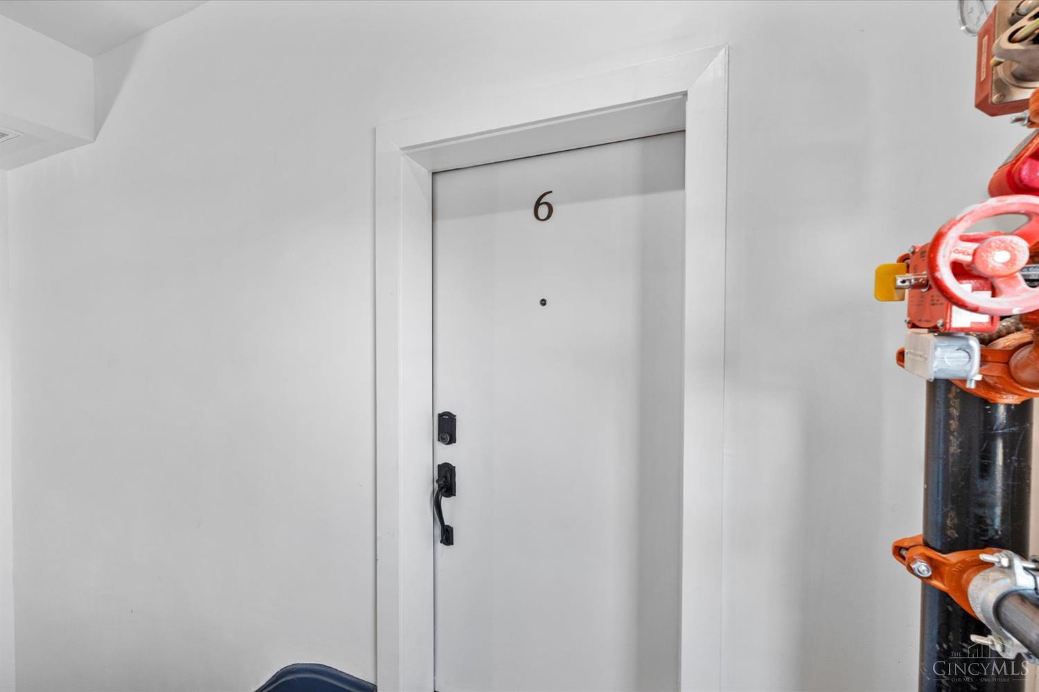 W 18 Elder Street Property Photo 1