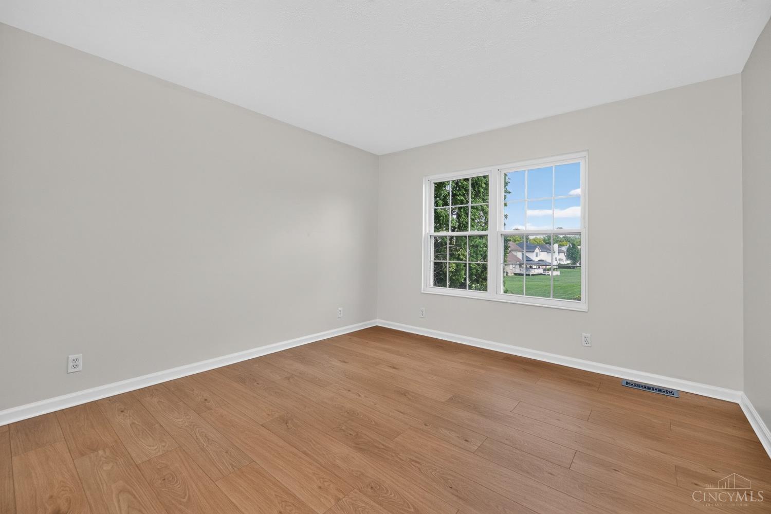11909 Winston Circle Property Photo 6